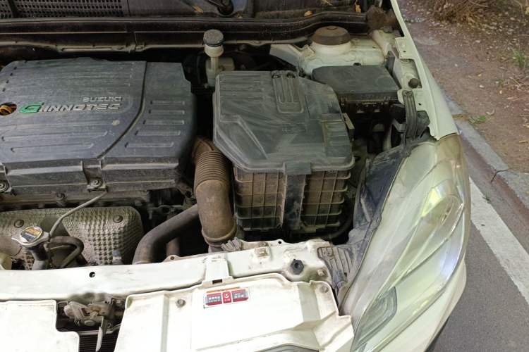 Used Suzuki S-Cross 2015 1.6L Manual Two-Wheel Drive Entry Model Engine Bay Left