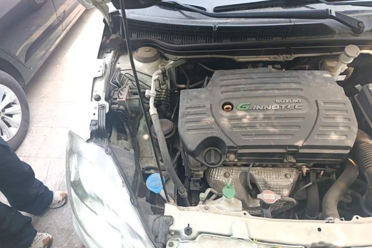 Used Suzuki S-Cross 2015 1.6L CVT Two-Wheel Drive Entry-Level Trim Engine Bay Right