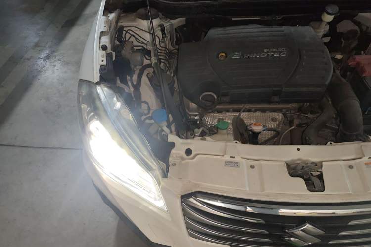 Used Suzuki S-Cross 2015 1.6L CVT Two-Wheel Drive Elite Version Engine Bay Right