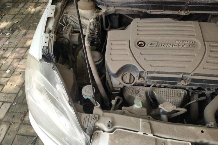 Used Suzuki S-Cross 2015 1.6L CVT Two-Wheel Drive Entry-Level Trim Engine Bay Right