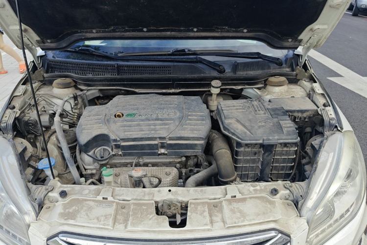 Used Suzuki S-Cross 2015 1.6L CVT Two-Wheel Drive Elite Version Engine Bay