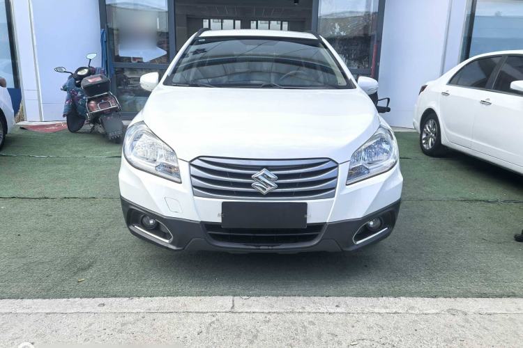 Used Suzuki S-Cross 2015 1.6L CVT Two-Wheel Drive Entry-Level Trim Exterior 1
