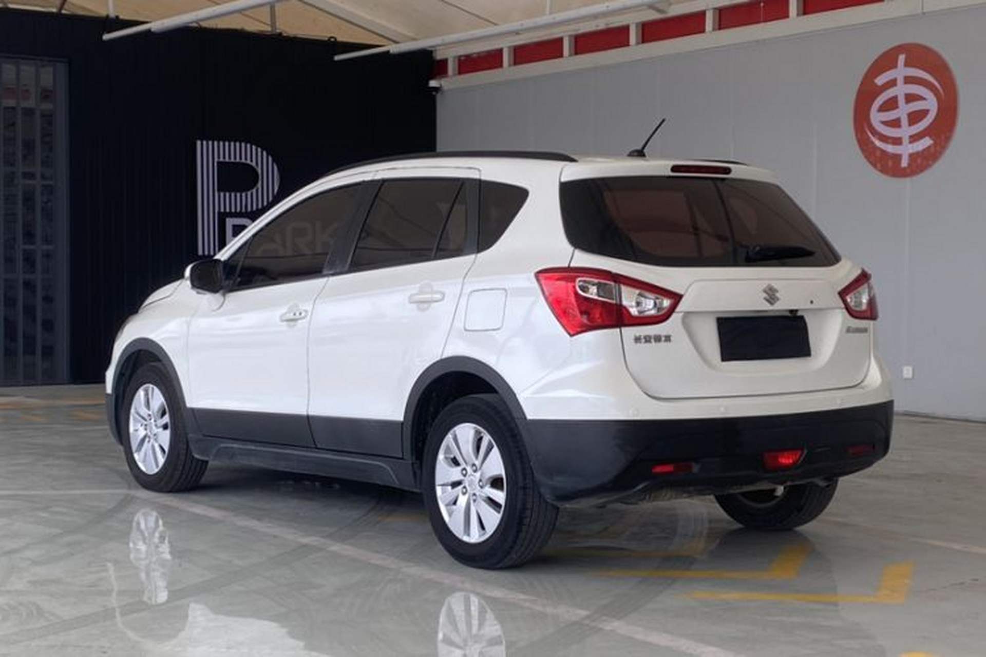 Used Suzuki S-Cross 2015 1.6L CVT Two-Wheel Drive Entry-Level Trim Exterior 1