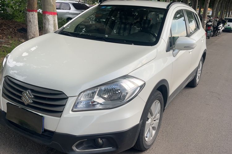 Used Suzuki S-Cross 2015 1.6L CVT Two-Wheel Drive Entry-Level Trim Exterior 1