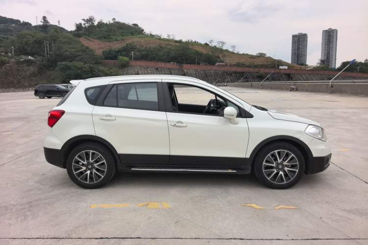 Used Suzuki S-Cross 2015 1.4T Automatic Two-Wheel Drive Prestige Model Exterior 2