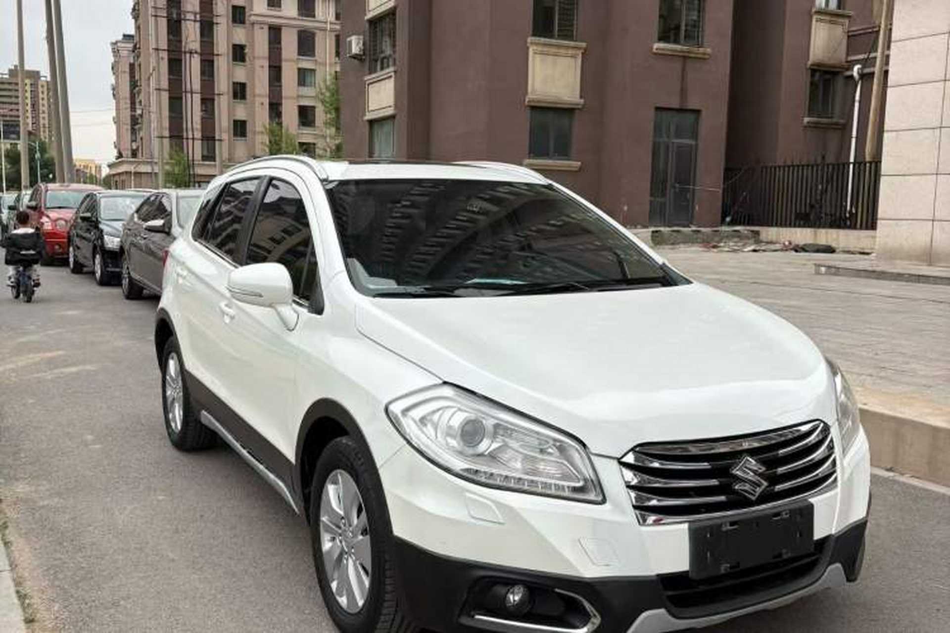Used Suzuki S-Cross 2015 1.6L Manual Two-Wheel Drive Elite Model Exterior 2