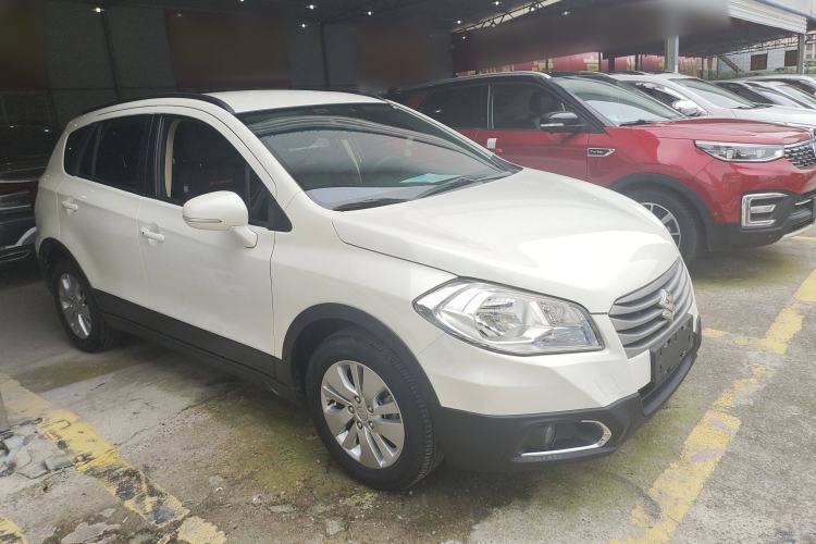 Used Suzuki S-Cross 2015 1.6L CVT Two-Wheel Drive Entry-Level Trim Exterior 2