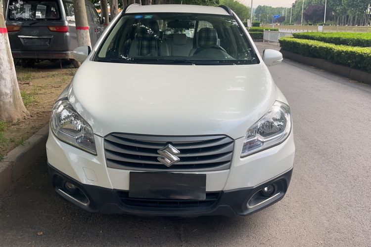 Used Suzuki S-Cross 2015 1.6L CVT Two-Wheel Drive Entry-Level Trim Exterior 2