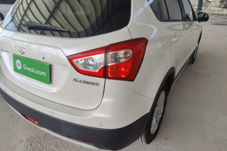 Used Suzuki S-Cross 2015 1.6L CVT Two-Wheel Drive Elite Version Exterior 3