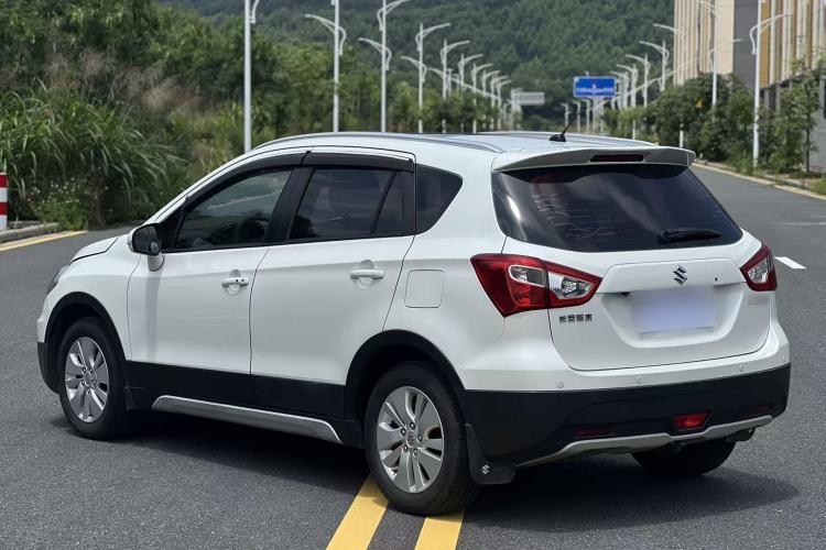 Used Suzuki S-Cross 2015 1.6L CVT Two-Wheel Drive Elite Version Exterior 3