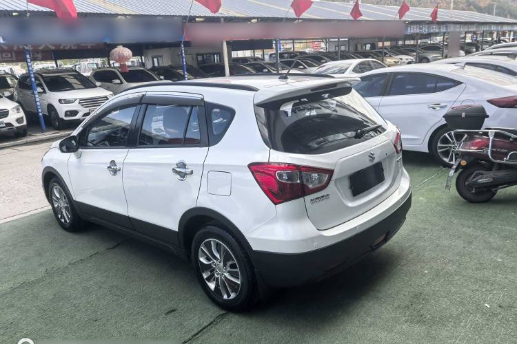 Used Suzuki S-Cross 2015 1.6L CVT Two-Wheel Drive Entry-Level Trim Exterior 3