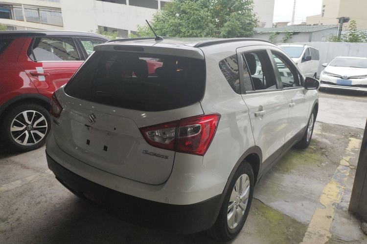 Used Suzuki S-Cross 2015 1.6L CVT Two-Wheel Drive Entry-Level Trim Exterior 3