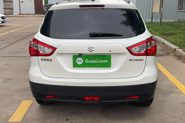 Used Suzuki S-Cross 2015 1.6L CVT Two-Wheel Drive Entry-Level Trim Exterior 4