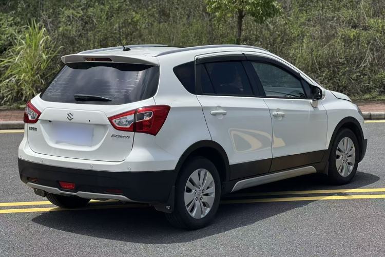 Used Suzuki S-Cross 2015 1.6L CVT Two-Wheel Drive Elite Version Exterior 4