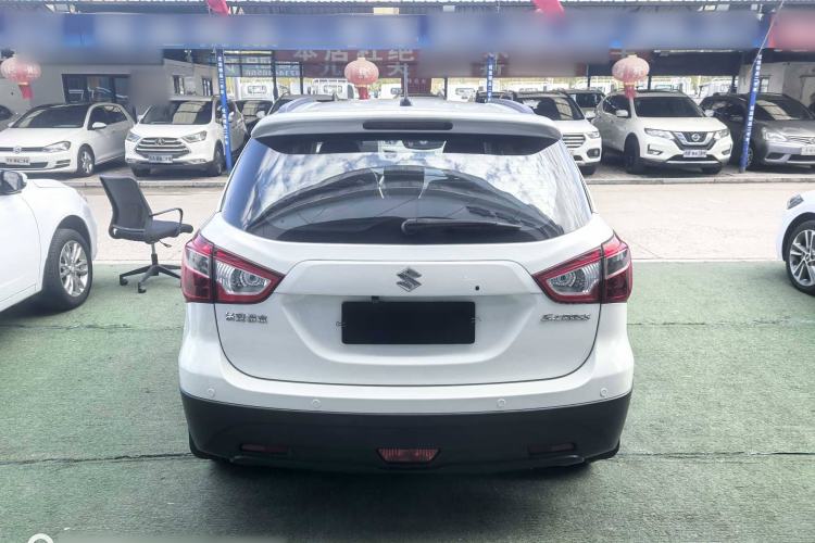 Used Suzuki S-Cross 2015 1.6L CVT Two-Wheel Drive Entry-Level Trim Exterior 4