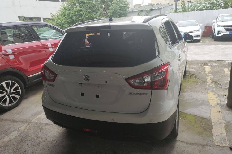 Used Suzuki S-Cross 2015 1.6L CVT Two-Wheel Drive Entry-Level Trim Exterior 4