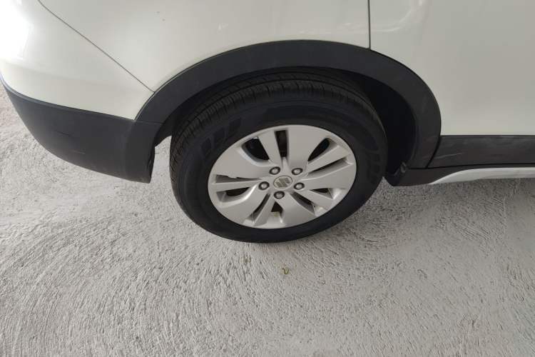 Used Suzuki S-Cross 2015 1.6L CVT Two-Wheel Drive Elite Version Exterior 5