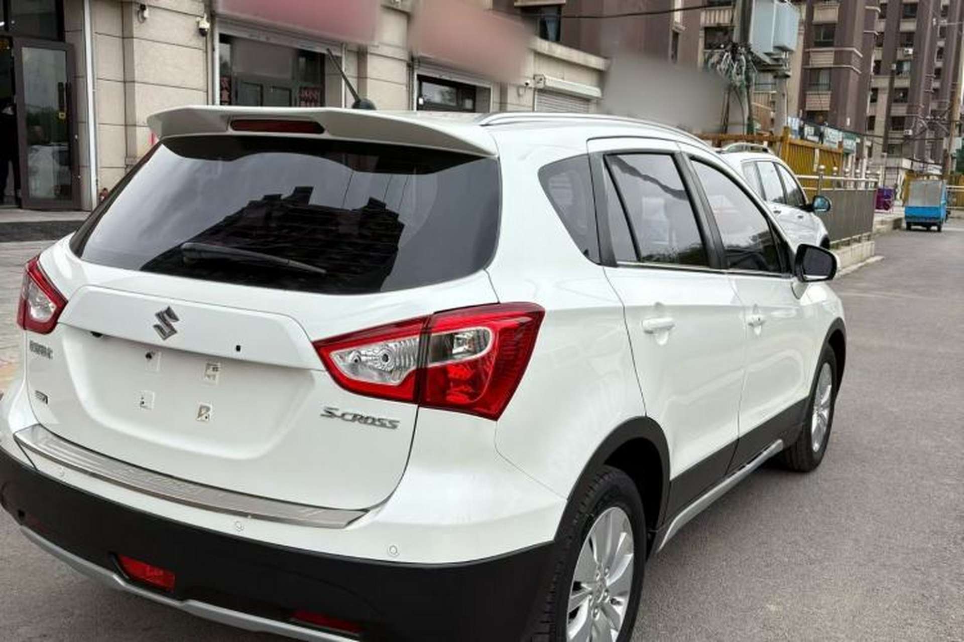 Used Suzuki S-Cross 2015 1.6L Manual Two-Wheel Drive Elite Model Exterior 5