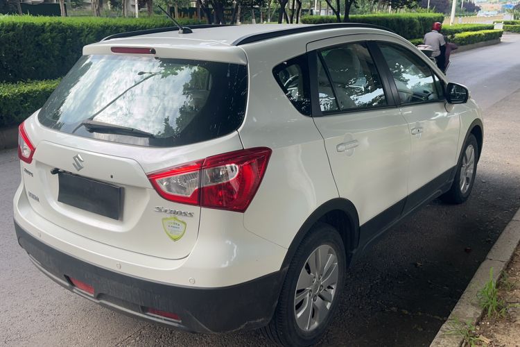 Used Suzuki S-Cross 2015 1.6L CVT Two-Wheel Drive Entry-Level Trim Exterior 5