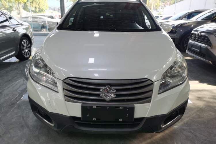 Used Suzuki S-Cross 2015 1.6L CVT Two-Wheel Drive Entry-Level Trim Front