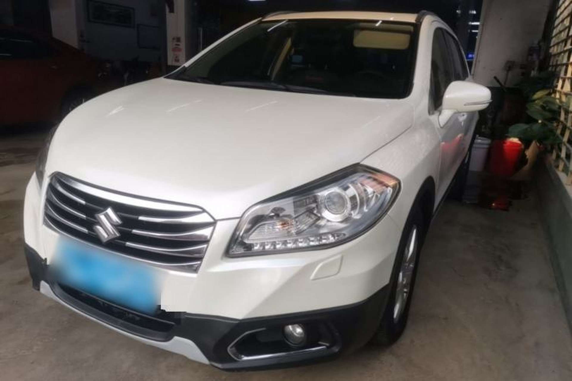 Used Suzuki S-Cross 2015 1.6L CVT Two-Wheel Drive Elite Version Front Left 45 Deg