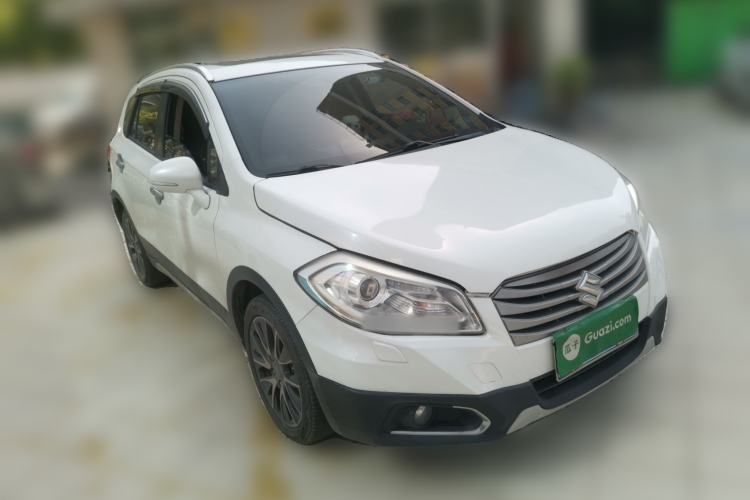 Used Suzuki S-Cross 2015 1.6L CVT Four-Wheel Drive Elite Model Front Right 45 Deg