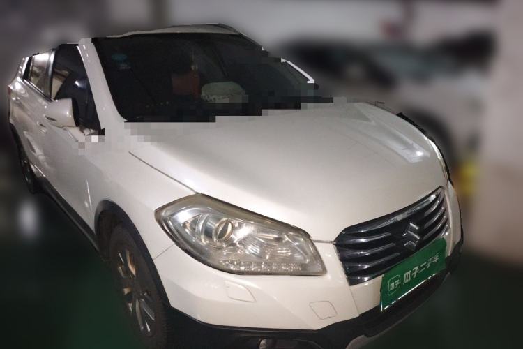 Used Suzuki S-Cross 2015 1.6L CVT Two-Wheel Drive Elite Version Front Right 45 Deg
