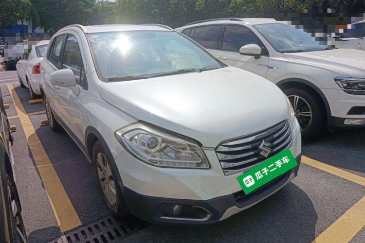 Used Suzuki S-Cross 2015 1.6L CVT Two-Wheel Drive Elite Version Front Right 45 Deg