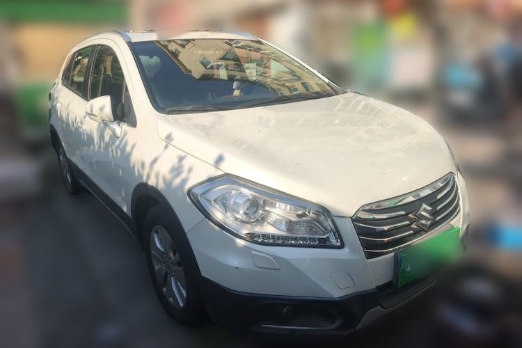 Used Suzuki S-Cross 2015 1.6L CVT Two-Wheel Drive Elite Version Front Right 45 Deg