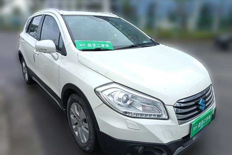 Used Suzuki S-Cross 2015 1.6L CVT Two-Wheel Drive Elite Version Front Right 45 Deg