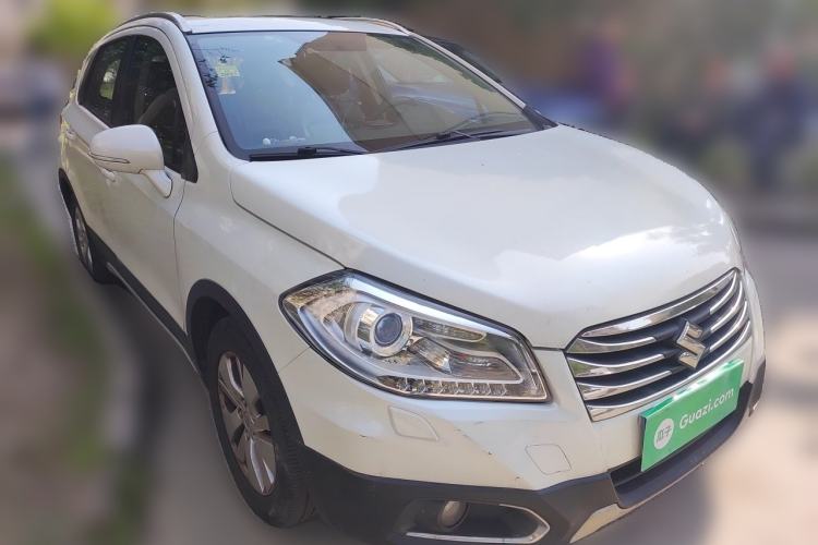 Used Suzuki S-Cross 2015 1.6L CVT Two-Wheel Drive Elite Version Front Right 45 Deg
