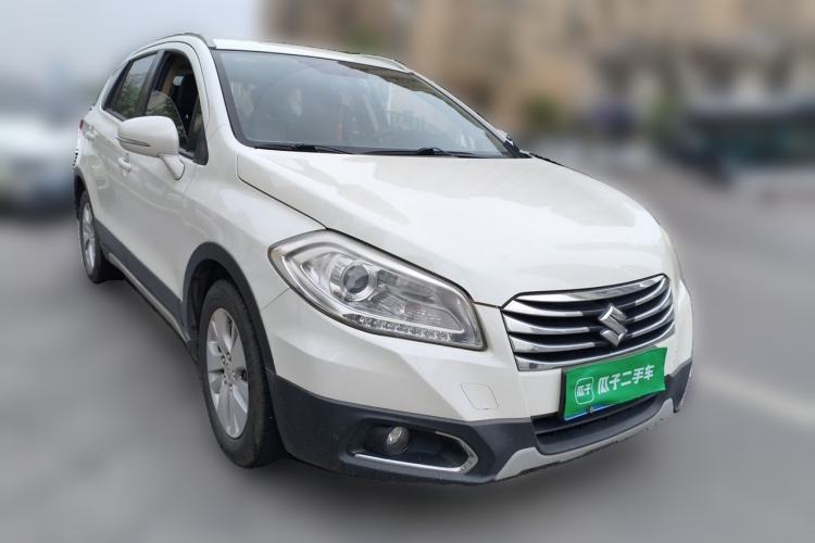 Used Suzuki S-Cross 2015 1.6L CVT Two-Wheel Drive Elite Version Front Right 45 Deg