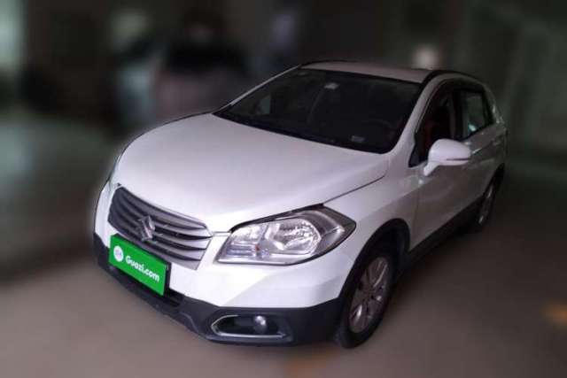 Ojetý Suzuki S-Cross 2015 1.6L CVT Two-Wheel Drive Entry-Level Trim