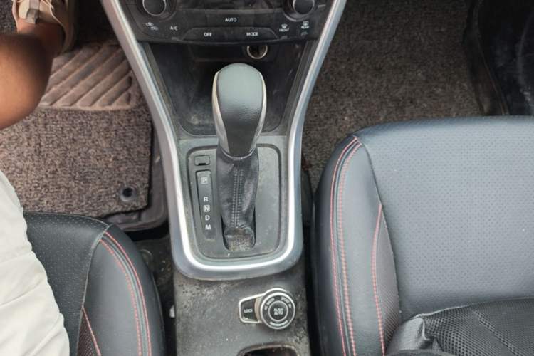 Used Suzuki S-Cross 2015 1.6L CVT Four-Wheel Drive Elite Model Gear Lever