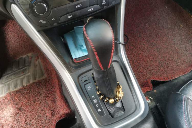 Used Suzuki S-Cross 2015 1.6L CVT Four-Wheel Drive Elite Model Gear Lever