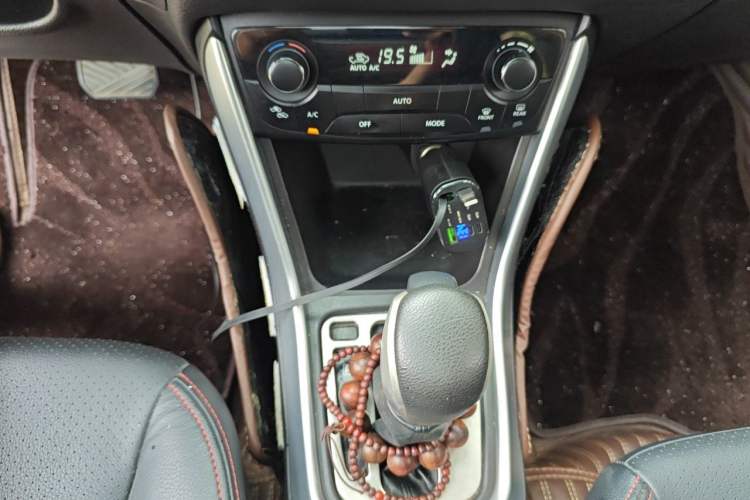 Used Suzuki S-Cross 2015 1.4T Automatic Two-Wheel Drive Prestige Model Gear Lever