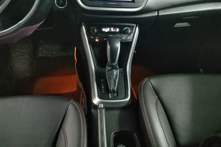 Used Suzuki S-Cross 2015 1.4T Automatic Two-Wheel Drive Prestige Model Gear Lever