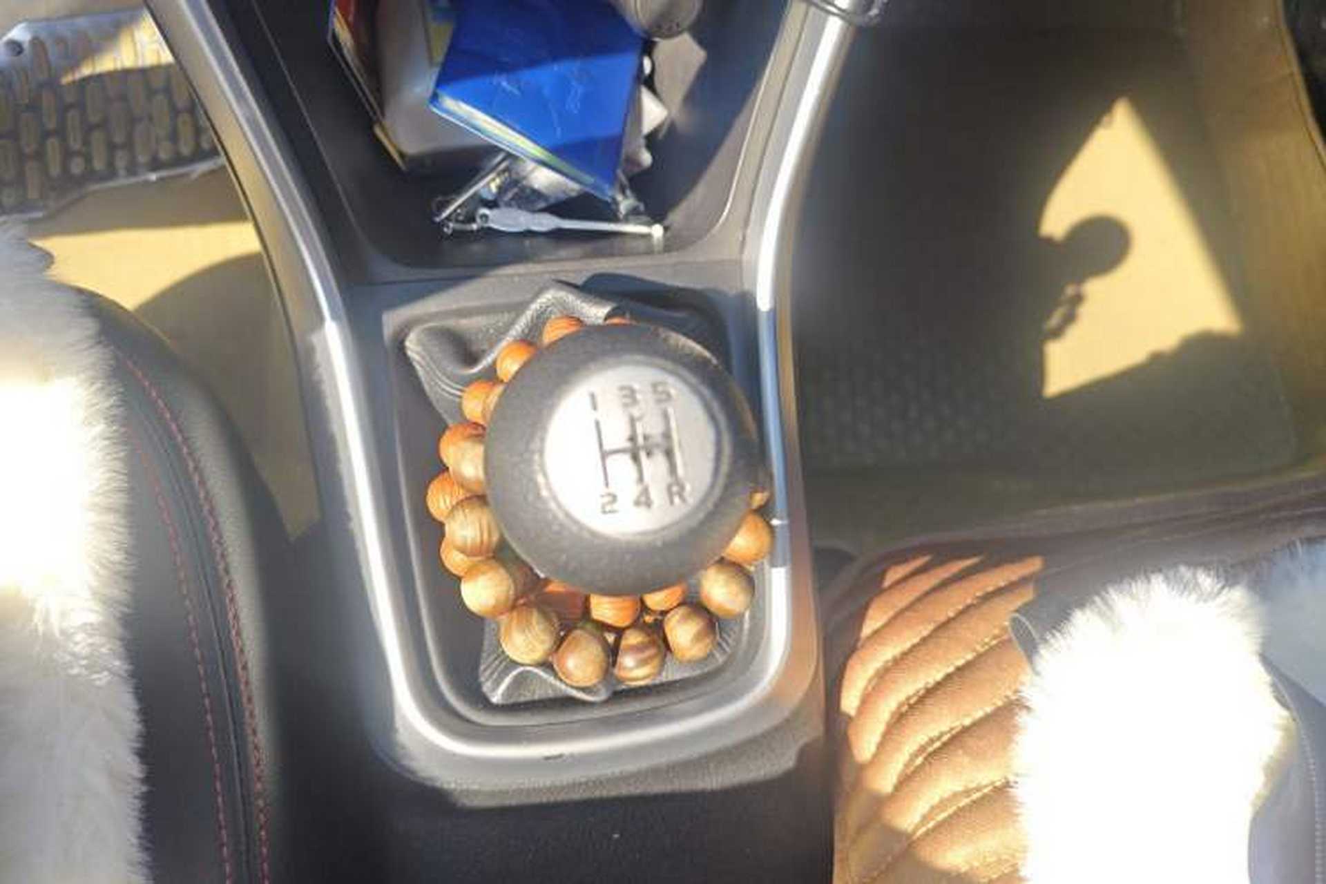 Used Suzuki S-Cross 2015 1.6L Manual Two-Wheel Drive Elite Model Gear Lever