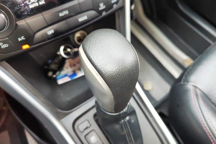 Used Suzuki S-Cross 2015 1.6L CVT Two-Wheel Drive Elite Version Gear Lever