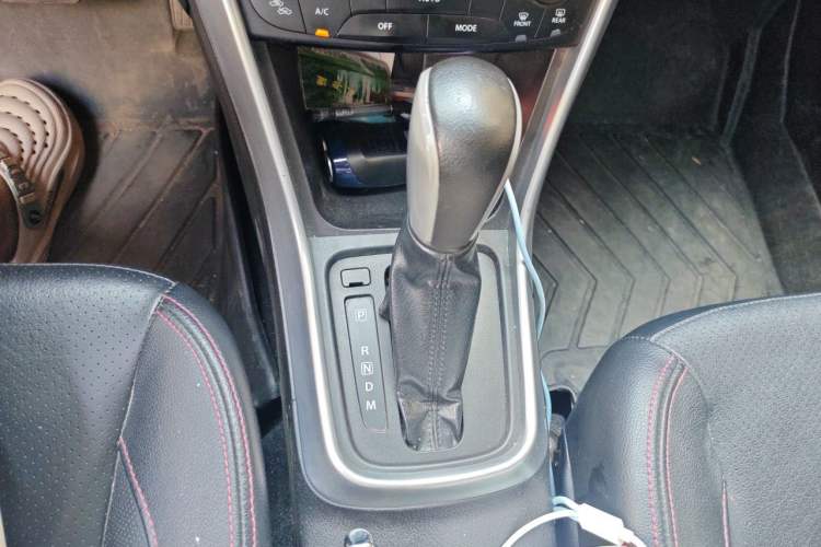 Used Suzuki S-Cross 2015 1.4T Automatic Two-Wheel Drive Prestige Model Gear Lever