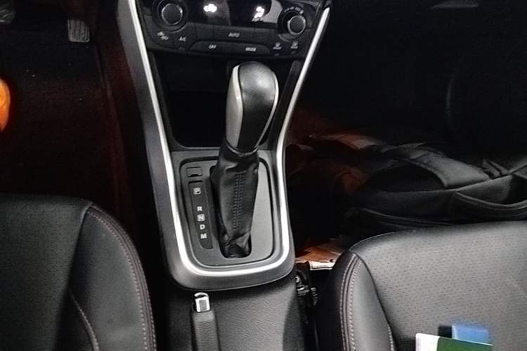 Used Suzuki S-Cross 2015 1.4T Automatic Two-Wheel Drive Prestige Model Gear Lever
