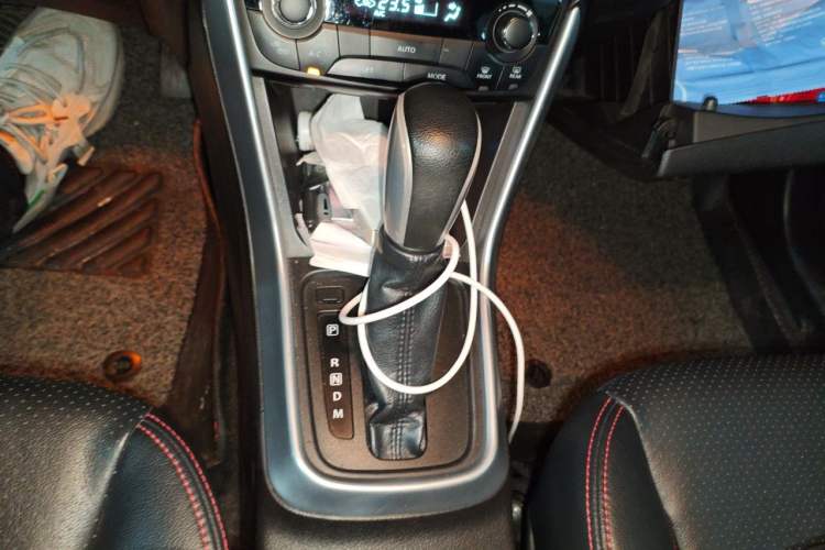 Used Suzuki S-Cross 2015 1.4T Automatic Two-Wheel Drive Prestige Model Gear Lever
