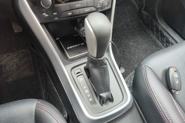 Used Suzuki S-Cross 2015 1.6L CVT Two-Wheel Drive Elite Version Gear Lever