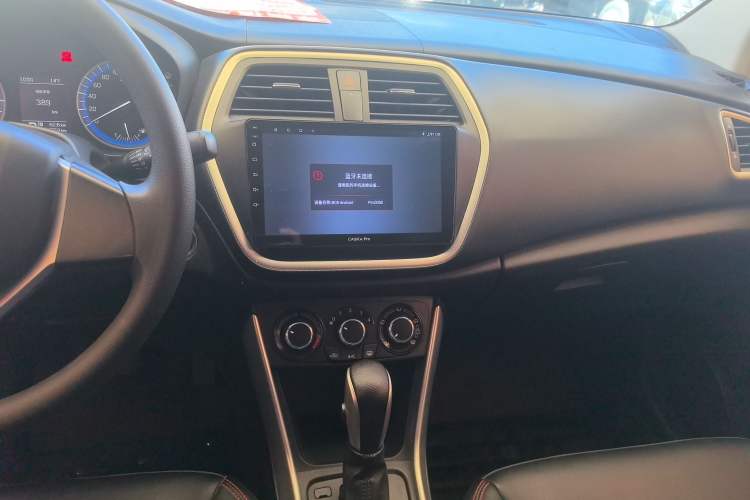 Used Suzuki S-Cross 2015 1.6L CVT Two-Wheel Drive Entry-Level Trim Gear Lever