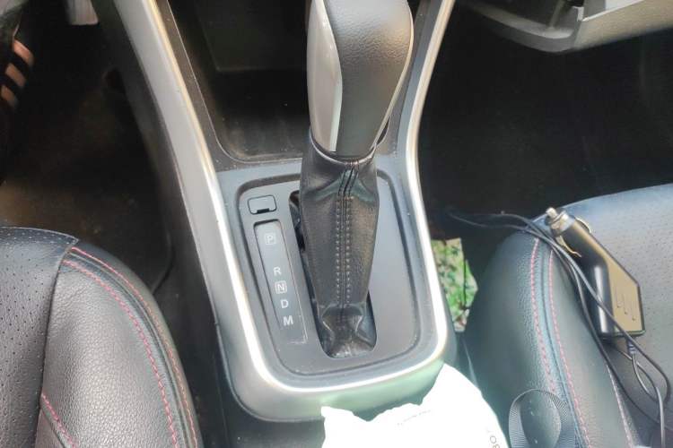 Used Suzuki S-Cross 2015 1.6L CVT Two-Wheel Drive Elite Version Gear Lever