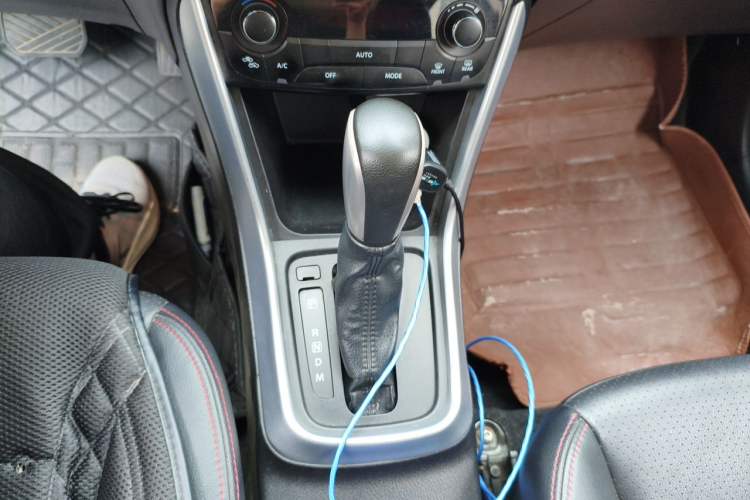 Used Suzuki S-Cross 2015 1.6L CVT Two-Wheel Drive Elite Version Gear Lever