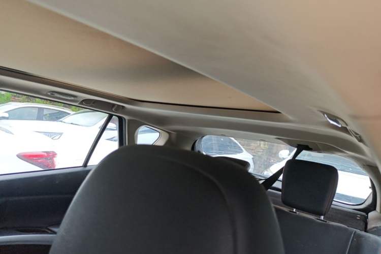 Used Suzuki S-Cross 2015 1.6L CVT Four-Wheel Drive Elite Model Headliner