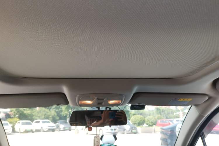 Used Suzuki S-Cross 2015 1.6L CVT Four-Wheel Drive Elite Model Headliner