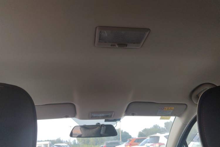 Used Suzuki S-Cross 2015 1.6L CVT Two-Wheel Drive Entry-Level Trim Headliner