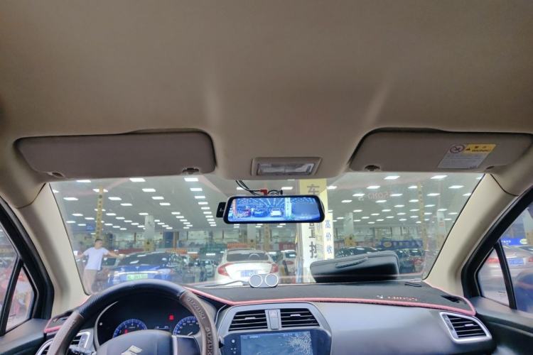 Used Suzuki S-Cross 2015 1.6L CVT Two-Wheel Drive Entry-Level Trim Headliner